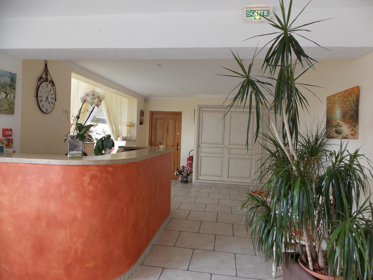 Hotel Au Relais Provencal à Bagnols-en-Forêt Extérieur photo
