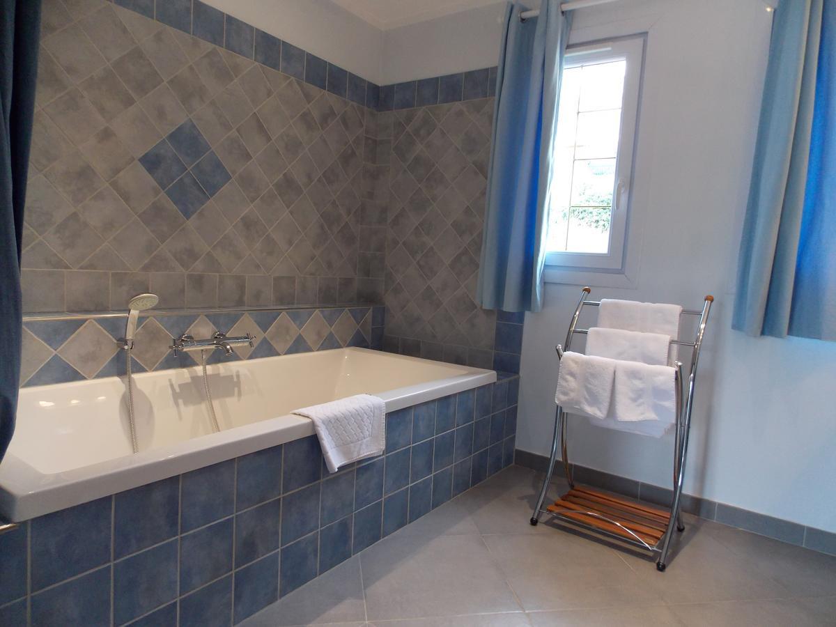 Hotel Au Relais Provencal à Bagnols-en-Forêt Extérieur photo