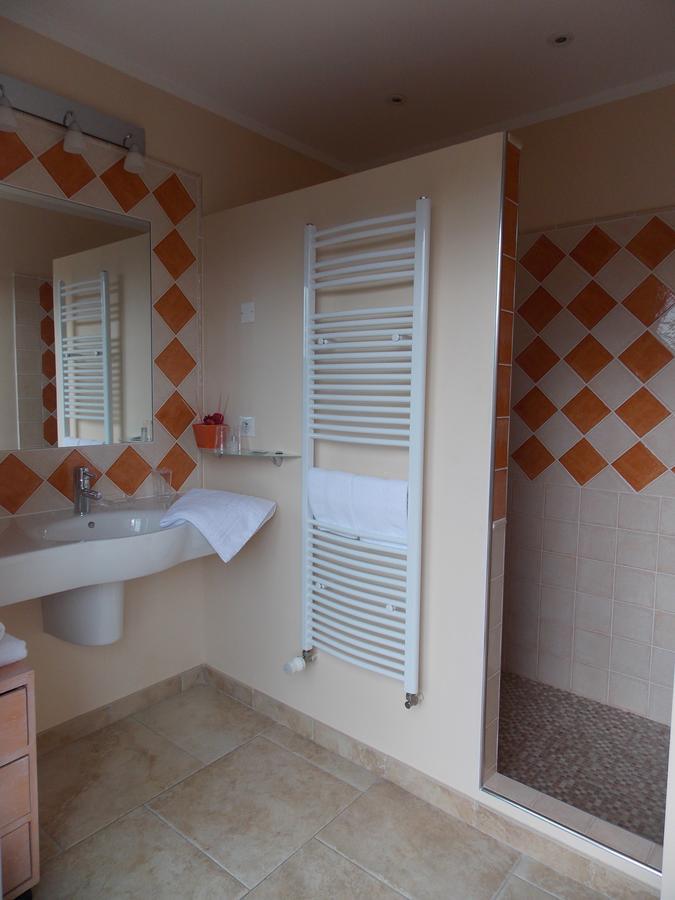 Hotel Au Relais Provencal à Bagnols-en-Forêt Extérieur photo